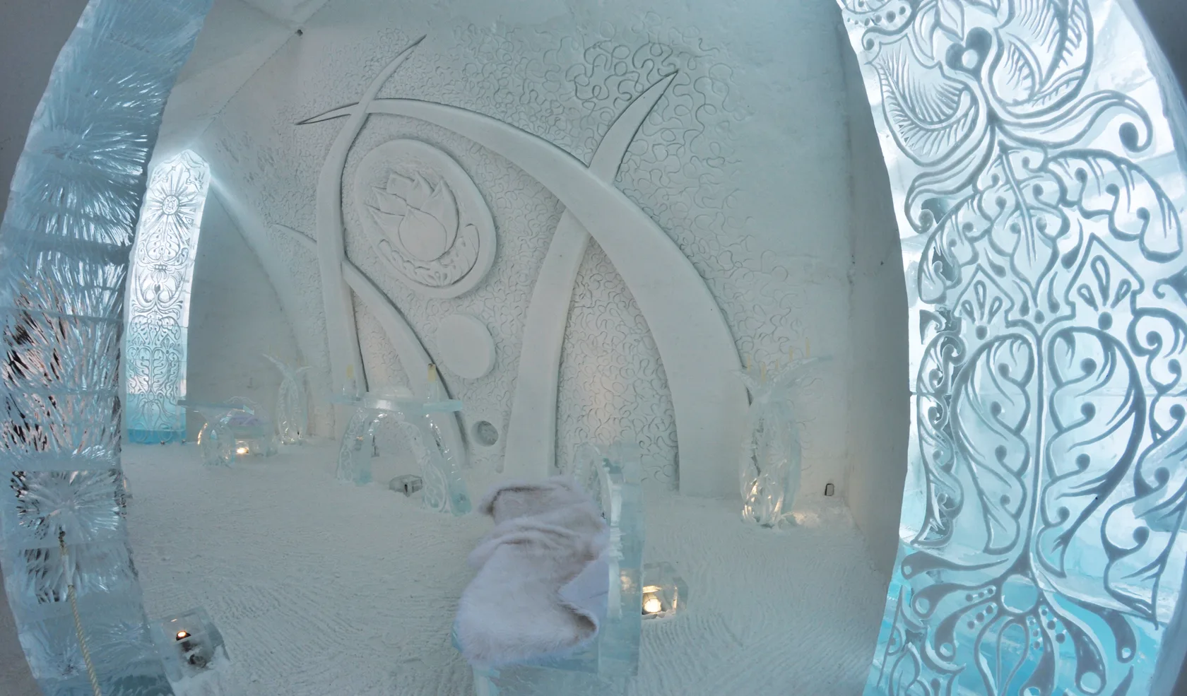 L'Hôtel de Glace : une nuit sculptée dans la glace